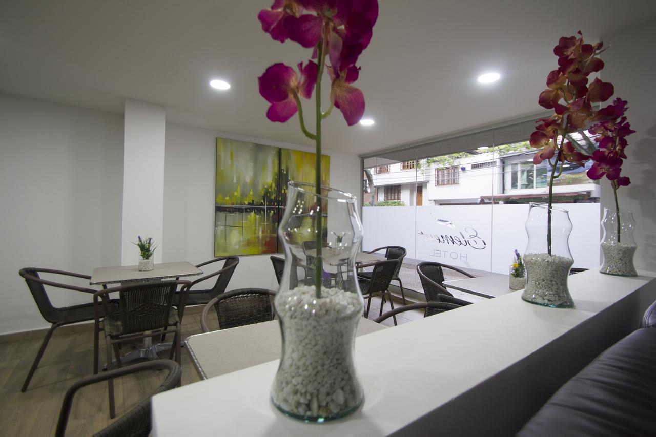 Element Hotel Medellin Bagian luar foto